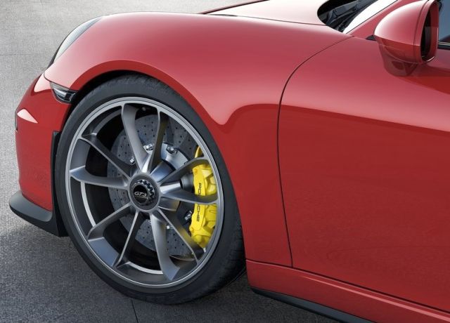 Porsche 911 GT3 merkez kilitli alaşım jant