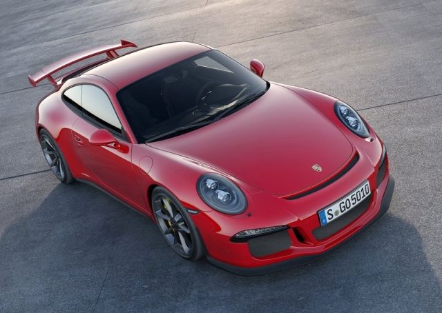 Kırmızı Porsche 911 GT3 ön tasarım