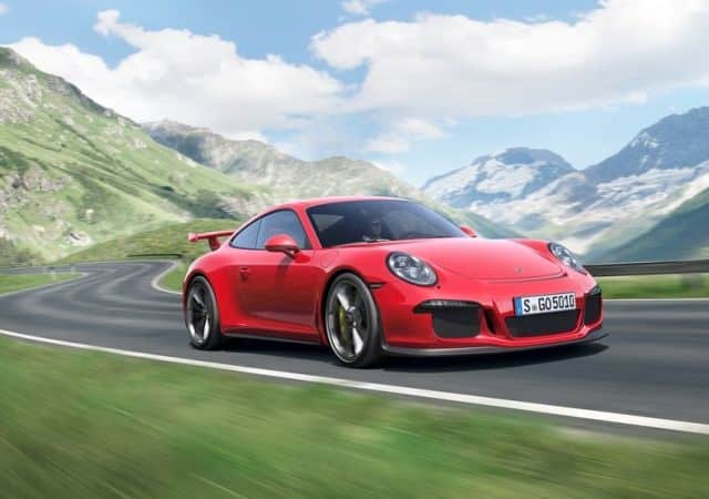 Porsche 911 GT3 ön üç çeyrek görünüm