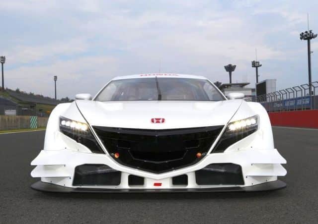 NSX CONCEPT-GT yarış otomobili önden görünüm