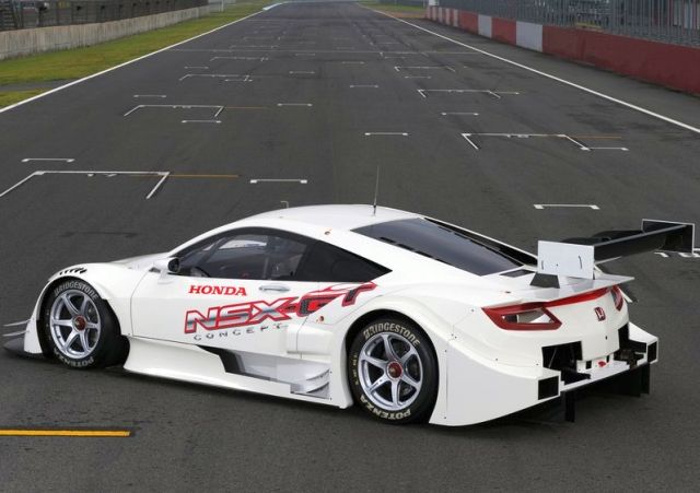 NSX CONCEPT-GT arka kanat ve difüzör bölümü