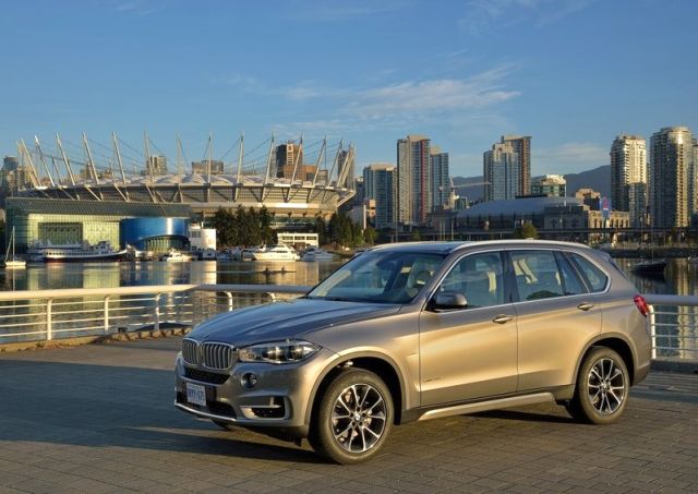 BMW X5 F15 arka üç çeyrek görünüm