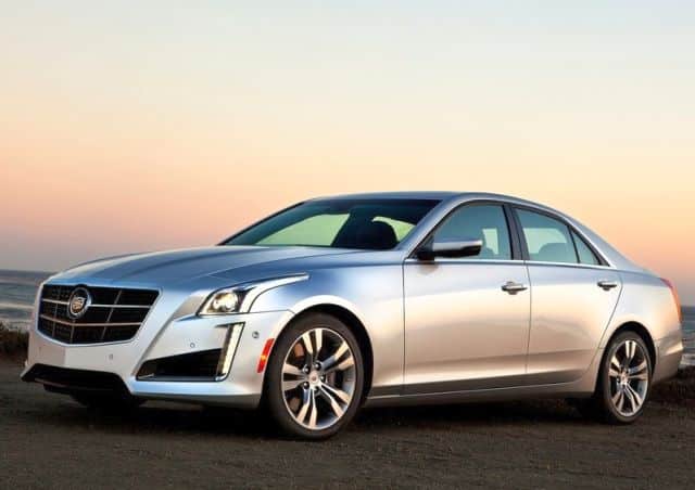 Cadillac CTS sedan ön ve yan gövde oranları