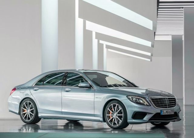 Mercedes-Benz S 63 AMG uzun gövde görünümü