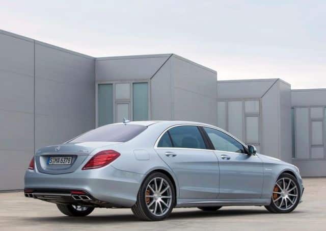 Mercedes-Benz S 63 AMG arka tasarım ve egzoz çıkışları