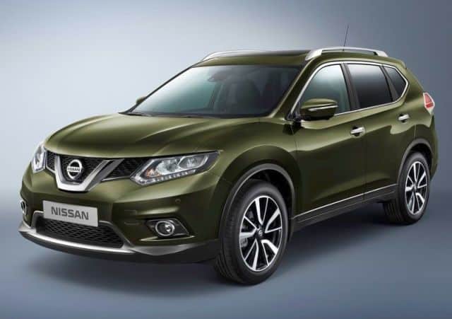 Nissan X-Trail SUV ön üç çeyrek görünümü