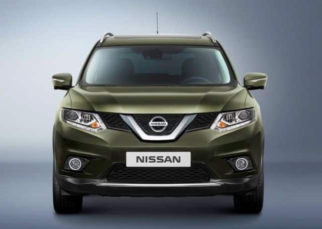 Nissan X-Trail ön görünümü ve far tasarımı