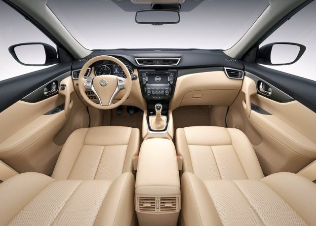 Nissan X-Trail deri döşemeli iç mekânı