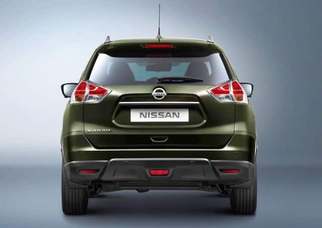 Nissan X-Trail arka üç çeyrek görünümü
