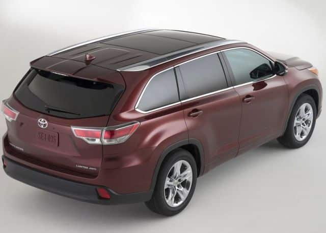 Toyota Highlander üstten arka görünüm
