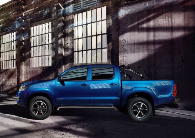 2014 Toyota Hilux Invincible Pick up otomobil arşiv görseli