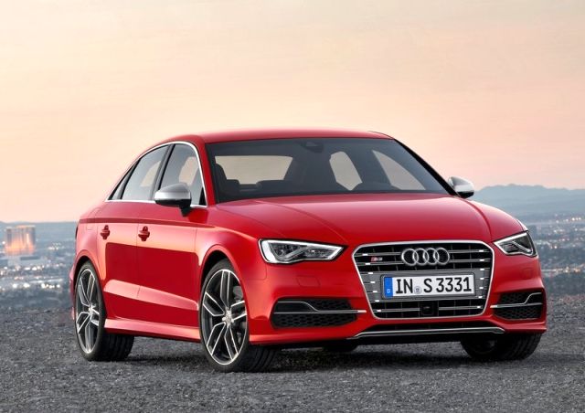 Audi S3 Sedan önden üç çeyrek görünüm