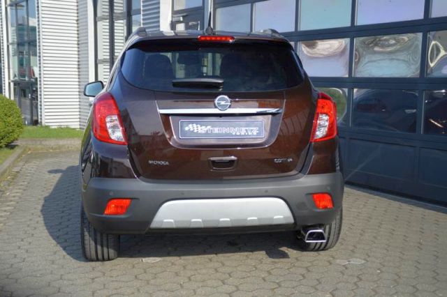 Steinmetz Opel Mokka arka tampon ve egzoz ayrıntısı