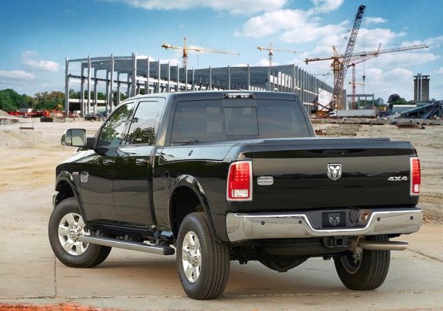 Ram Heavy Duty arka üç çeyrek görünümü