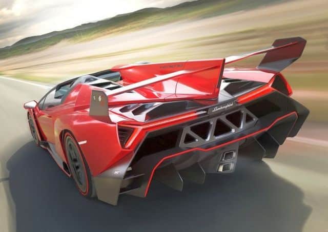 Lamborghini Veneno Roadster arka görünümü