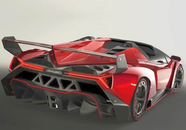 Lamborghini Veneno Roadster arka difüzörü