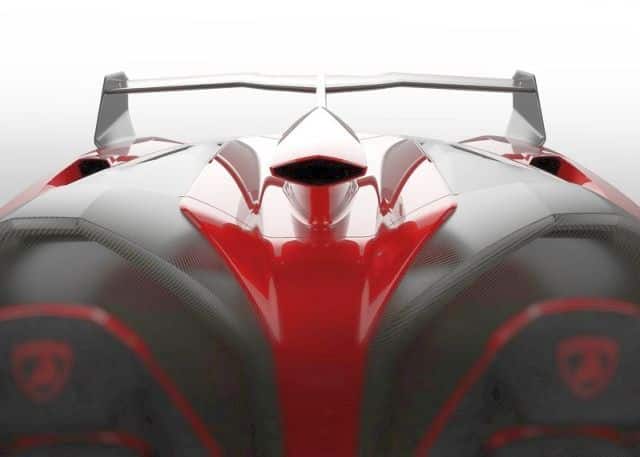 Lamborghini Veneno Roadster arka kanat ayrıntısı