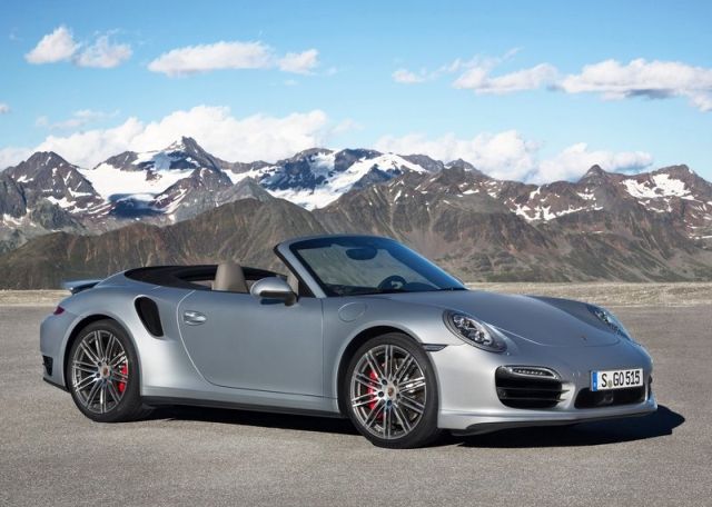 Porsche 911 Turbo Cabriolet ön üç çeyrek görünüm