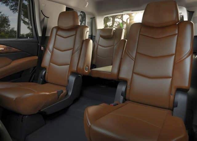 Cadillac Escalade ikinci ve üçüncü sıra koltuklar
