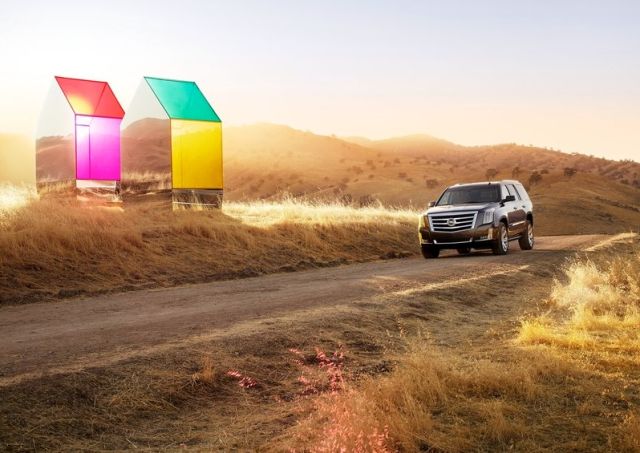 Cadillac Escalade yandan ön görünüm