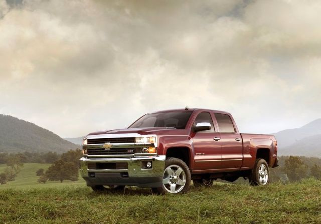 Chevrolet Silverado 2500HD Z71 ön görünümü