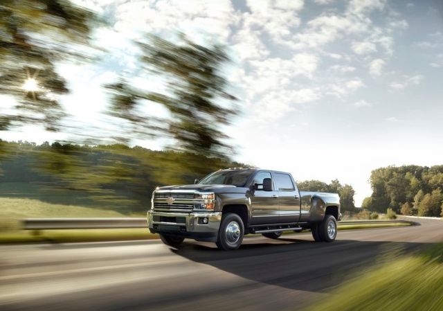 Chevrolet Silverado 3500HD LTZ çekici gövde oranları