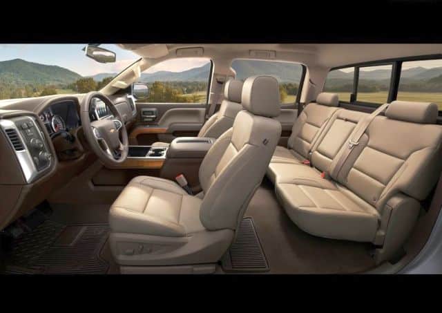Silverado 3500HD LTZ kabin ve gösterge paneli
