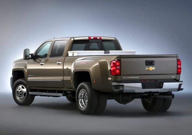 Chevrolet Silverado 3500HD LTZ arka kasa görünümü