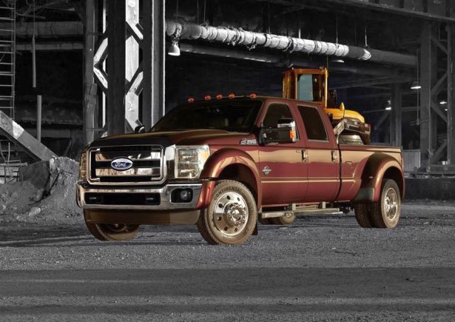 2015 Ford F-450 Super Duty ön görünümü