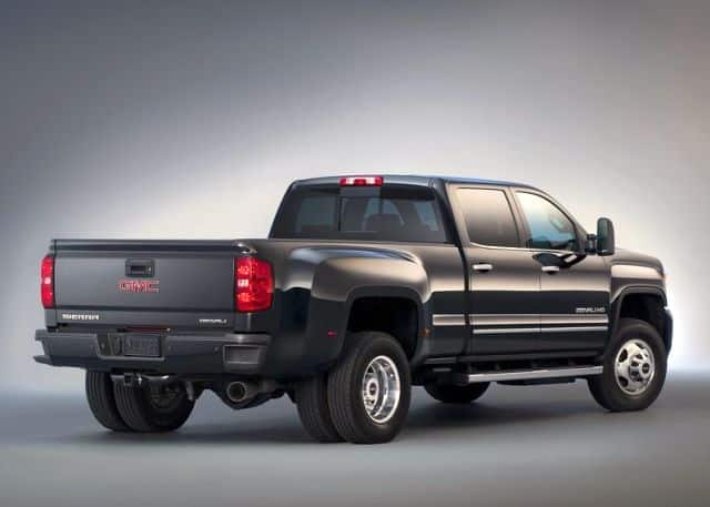 GMC Sierra Denali 3500HD arka ve çift teker düzeni