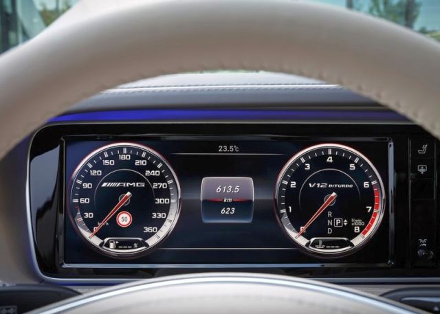 S 65 AMG gösterge paneli