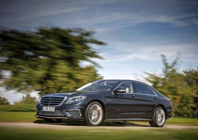 S 65 AMG önden üç çeyrek görünüm