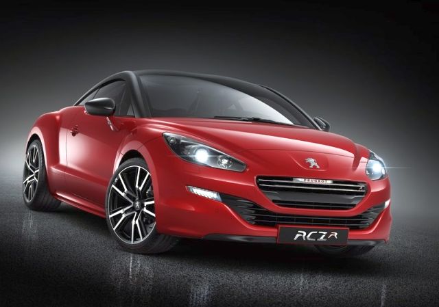 RCZ R kırmızı gövde önden görünümü