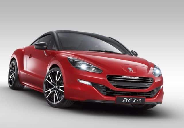 RCZ R ön tasarımı ve siyah tavan kemerleri