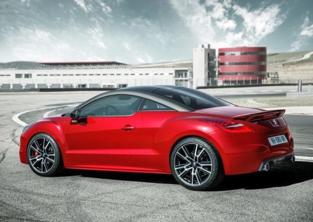 RCZ R arka üç çeyrek görünümü