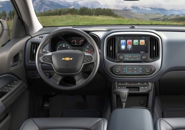 Chevrolet Colorado gösterge paneli ve orta konsol