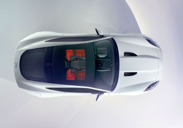 Jaguar F-TYPE R Coupe üst açı görünümü