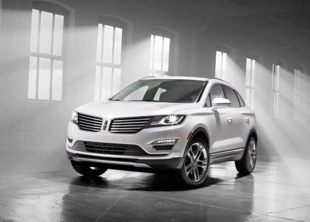 Lincoln MKC önden alçak açı