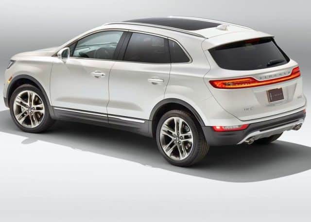 Lincoln MKC arka üç çeyrek görünüm