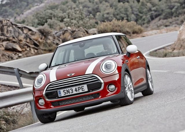 MINI Cooper kaput ve far tasarımı