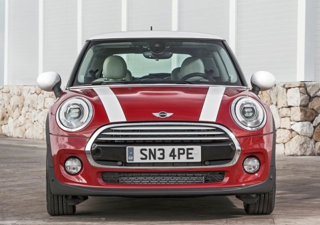 MINI Cooper ön cephe görünümü
