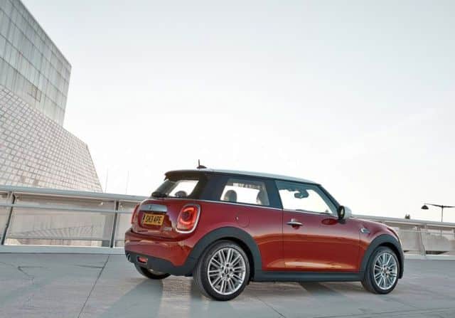 MINI Cooper arkadan dış görünüm