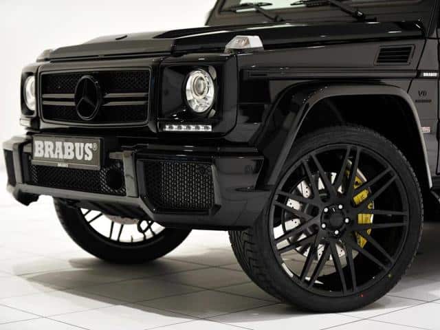 Siyah BRABUS G 63 AMG geniş gövde