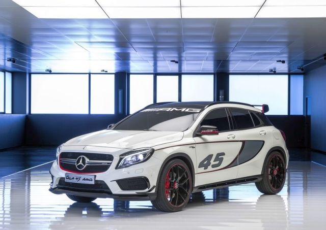 Mercedes-Benz Concept GLA 45 AMG ön görünümü