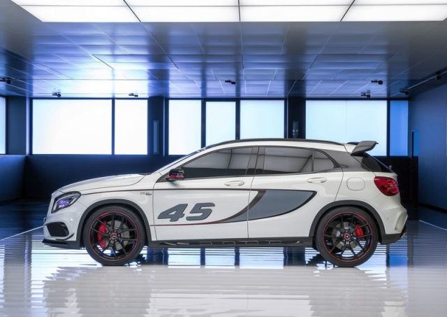 Concept GLA 45 AMG yan profili ve kapı grafikleri