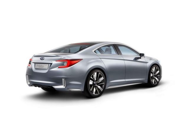 Subaru Legacy konsepti arka görünüm