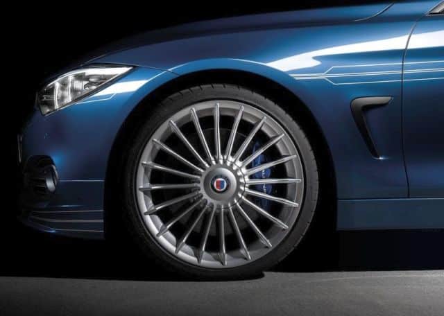 ALPINA Classic çok kollu jant ve mavi fren kaliperi