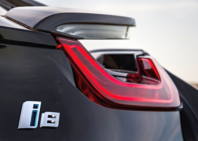 BMW i8 arka ışık ve tampon ayrıntıları