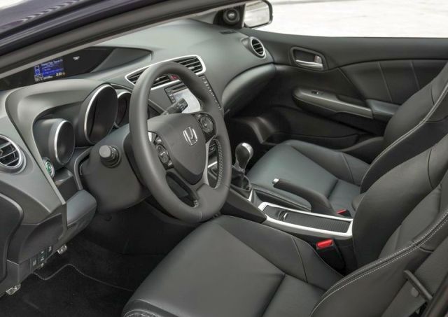 Civic Tourer ön koltuklar ve iç mekân