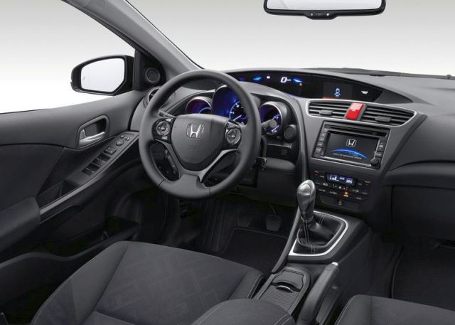 Civic Tourer direksiyon ve kumanda düzeni